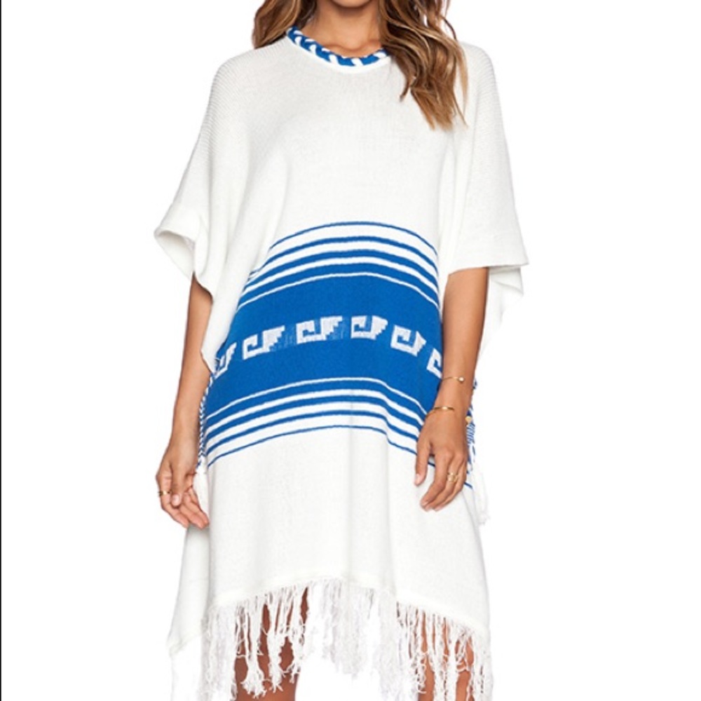 Brand New 🌟 Wildfox Poncho style sweater